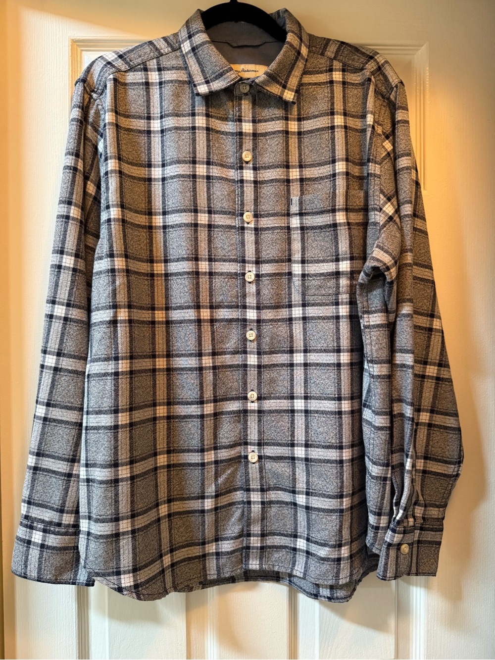 TOMMY BAHAMA Men’s Woven Polyester Blend Button Front Shirt-Medium